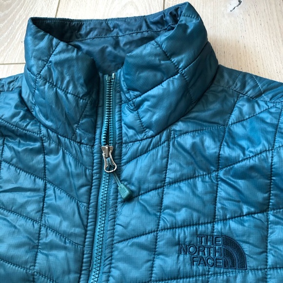 The North Face Women’s Puffer Jacket in Light Blue Size S - Picture 6 of 14